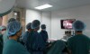 Thực hiện phẫu thuật nội soi cắt-đốt hạch giao cảm ngực tại Bệnh viện Đa khoa tỉnh Quảng Trị (Ảnh: Bội Nhiên)