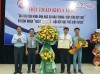Đồng chí Hoàng Nam- Phó Chủ tịch UBND tỉnh tặng Bằng khen cho BVĐK vì đạt “Giải thưởng Bạch kim” của Hội Đột quỵ thế giới.