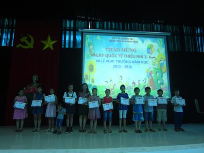 Công đoàn Bệnh viện đa khoa tỉnh Quảng Trị tổ chức ngày "Quốc tế thiếu nhi 01/06" và Lễ phát thưởng cho học sinh có thành tích xuất sắc năm học 2015 - 2016
