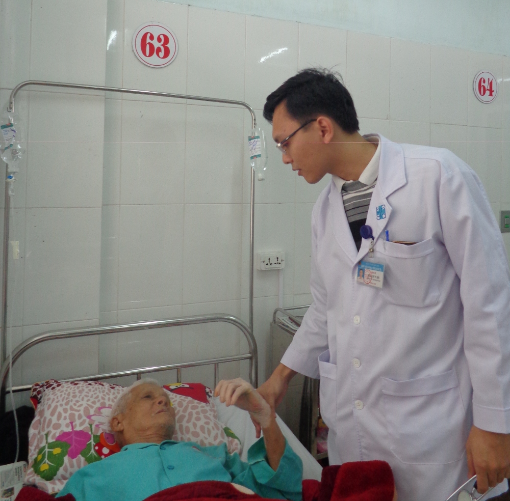 Năng lực chuyên môn và sự tận tụy của cán bộ, nhân viên ngành y tế tỉnh Quảng Trị làm người bệnh hài long (Ảnh: Bội Nhiên)