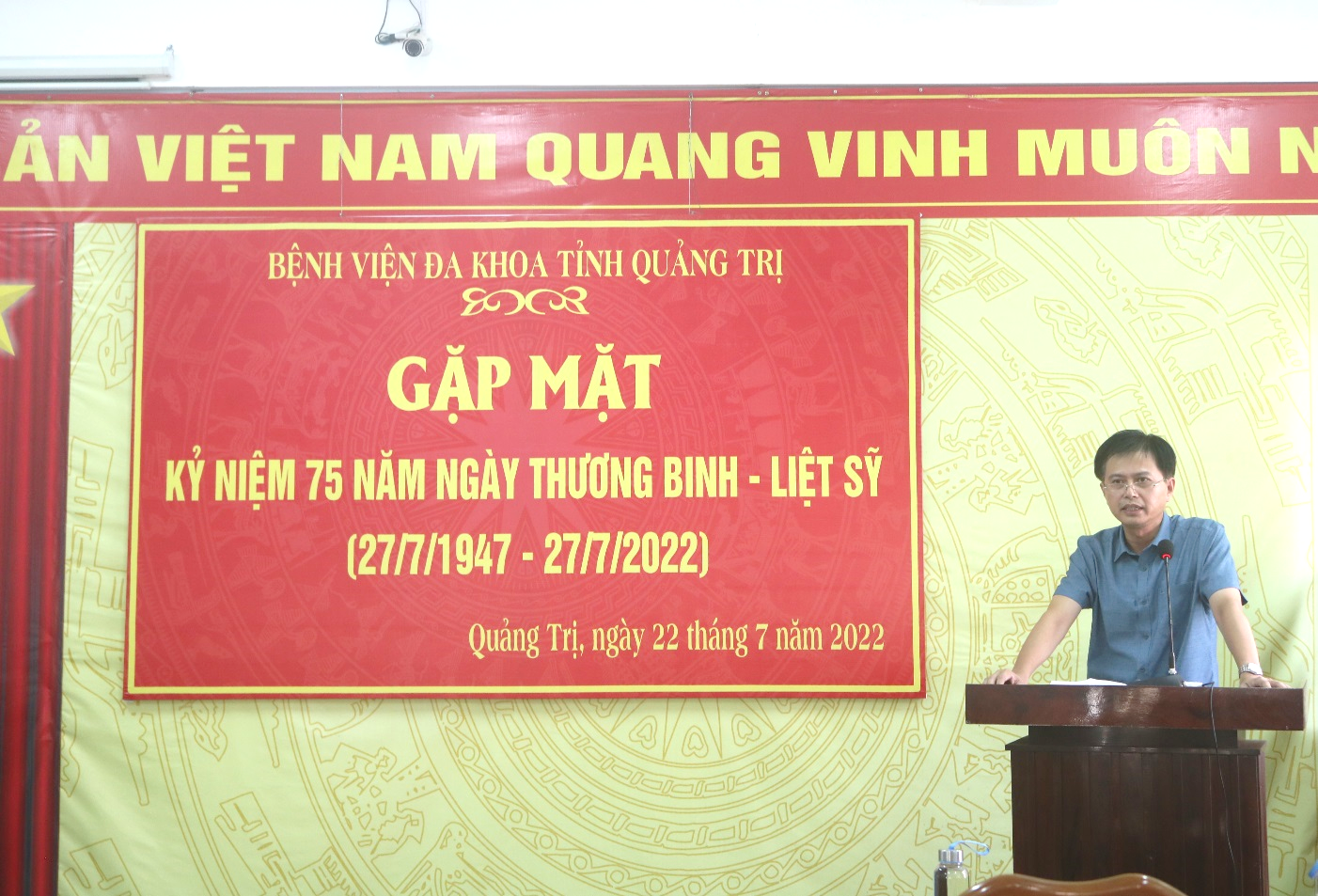 Đồng chí Phan Xuân Nam - Phó Giám đốc - Chủ tịch Hội Cựu chiến binh Bệnh viện phát biểu tại buổi gặp mặt